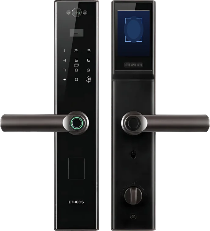 SmartKey Face: panel con cámara de reconocimiento facial y panel interior con pantalla a color